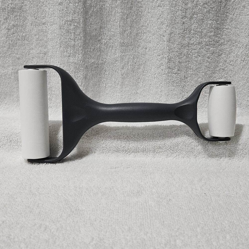 Pampered Chef Baker's Roller Pastry Pizza Dough Roller Double End w/ Tool